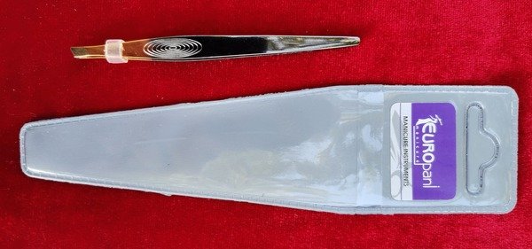 Пинцет для бровей золотой EUROpani TW-29G