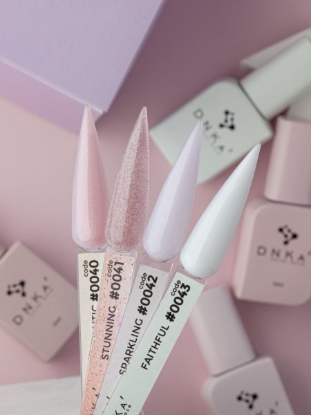 База DNKa Cover Base №0042 (Холодный, молочно-розовый с блестками опал), 12 мл